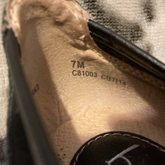 Cute Leather Slip-Ons - Picture 6 of 8